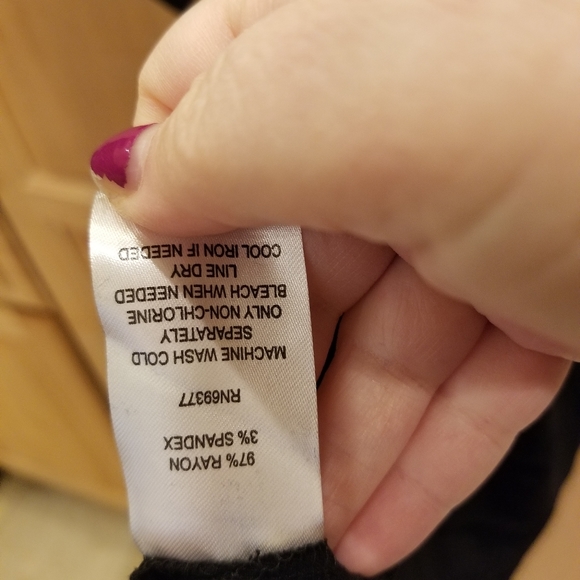 Brooke Shields Timeless Lace-Up Neck Woven Top L - Picture 7 of 7